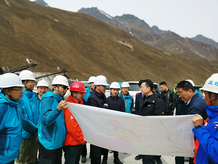 甘孜州委委員、常委、書記沈陽到九石路TJ3標(biāo)檢查指導(dǎo)工作